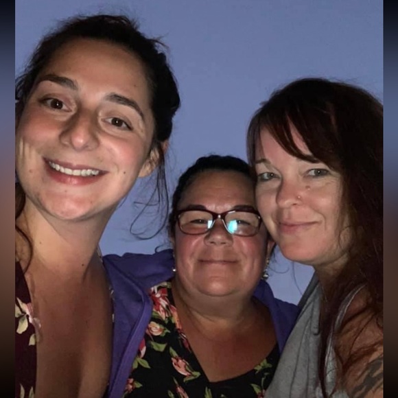 Meet your Posher, Chey - Picture 4 of 9